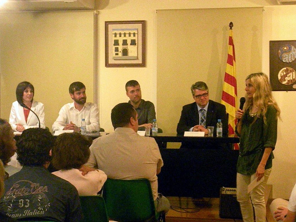 Maria Pilar López Bastida agraeix la distinció en la modalitat de Narrativa Breu (FOTO: CERAP)
