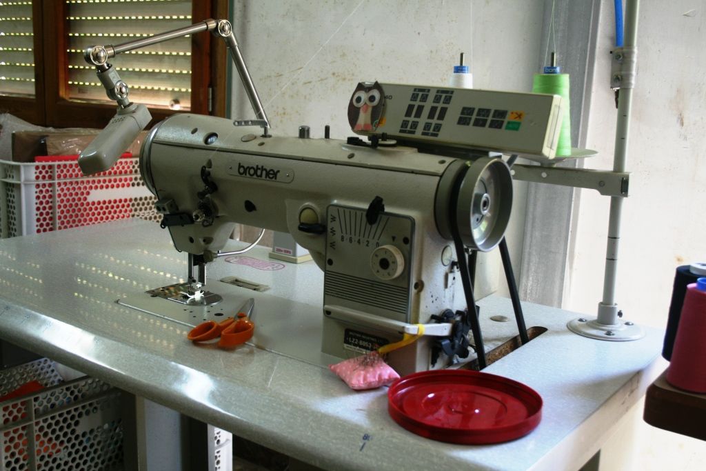 Màquina de cosir de la Bibiana Tell (FOTO: Elena Domingo) Màquina de cosir de la Bibiana Tell (FOTO: Elena Domingo)