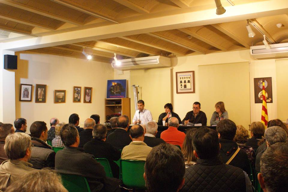 L'acte d'ahir a la Casa de Cultura (FOTO: CiU Riudoms)