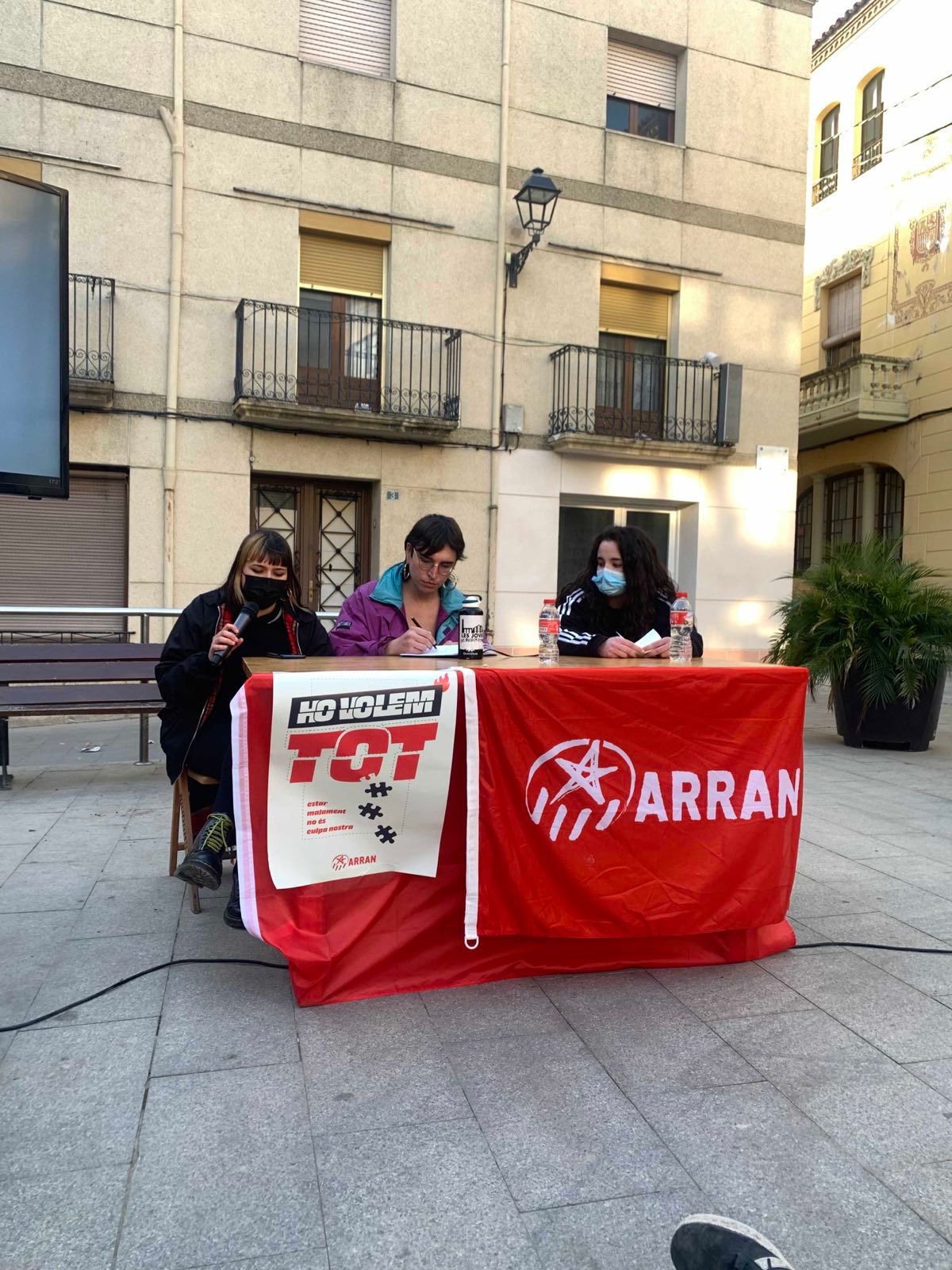 Membres d'Arran Riudoms amb Alane, militant d'Arran a nivell nacional Membres d'Arran Riudoms amb Alane, militant d'Arran a nivell nacional