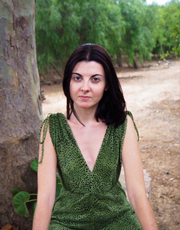 Glòria Coll Domingo ha guanyat el premi per A través