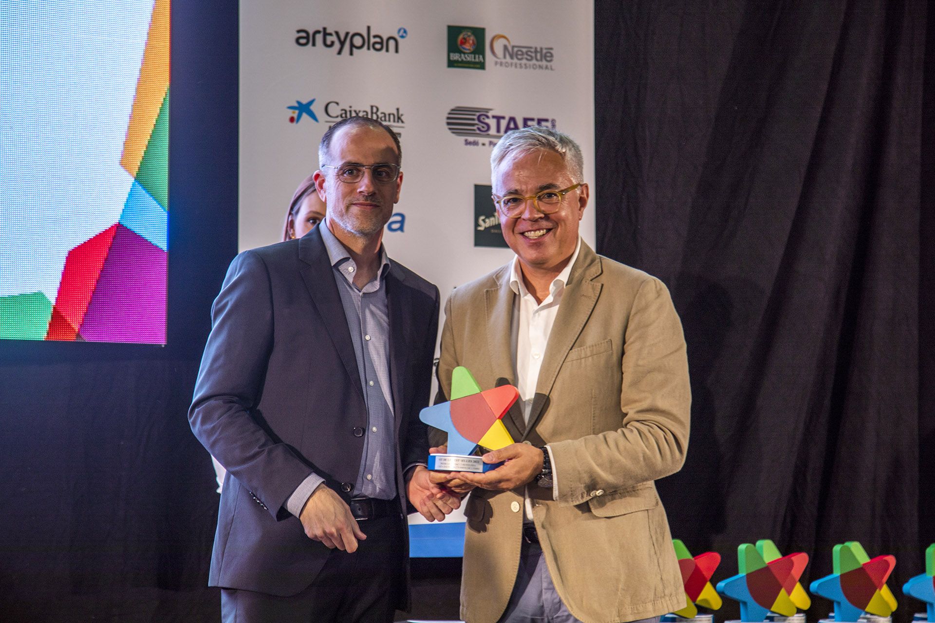 El riudomenc Octavi Bono en l'entrega del premi a la Nit de les Estrelles