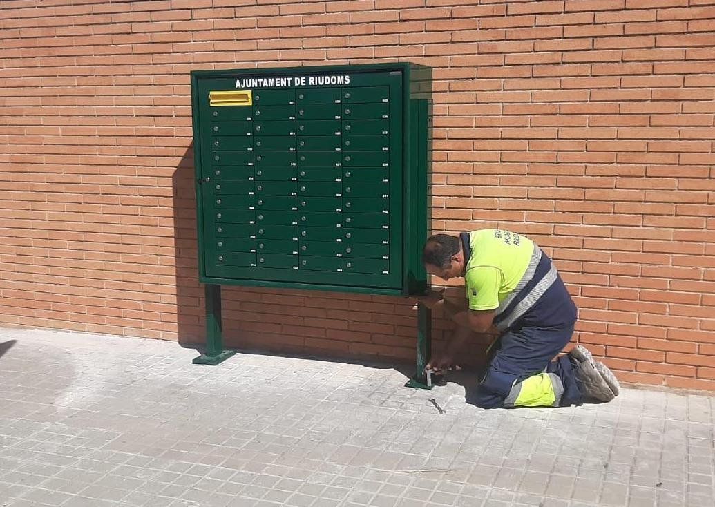 Bateria de bústies col·locades per als disseminats Bateria de bústies col·locades per als disseminats