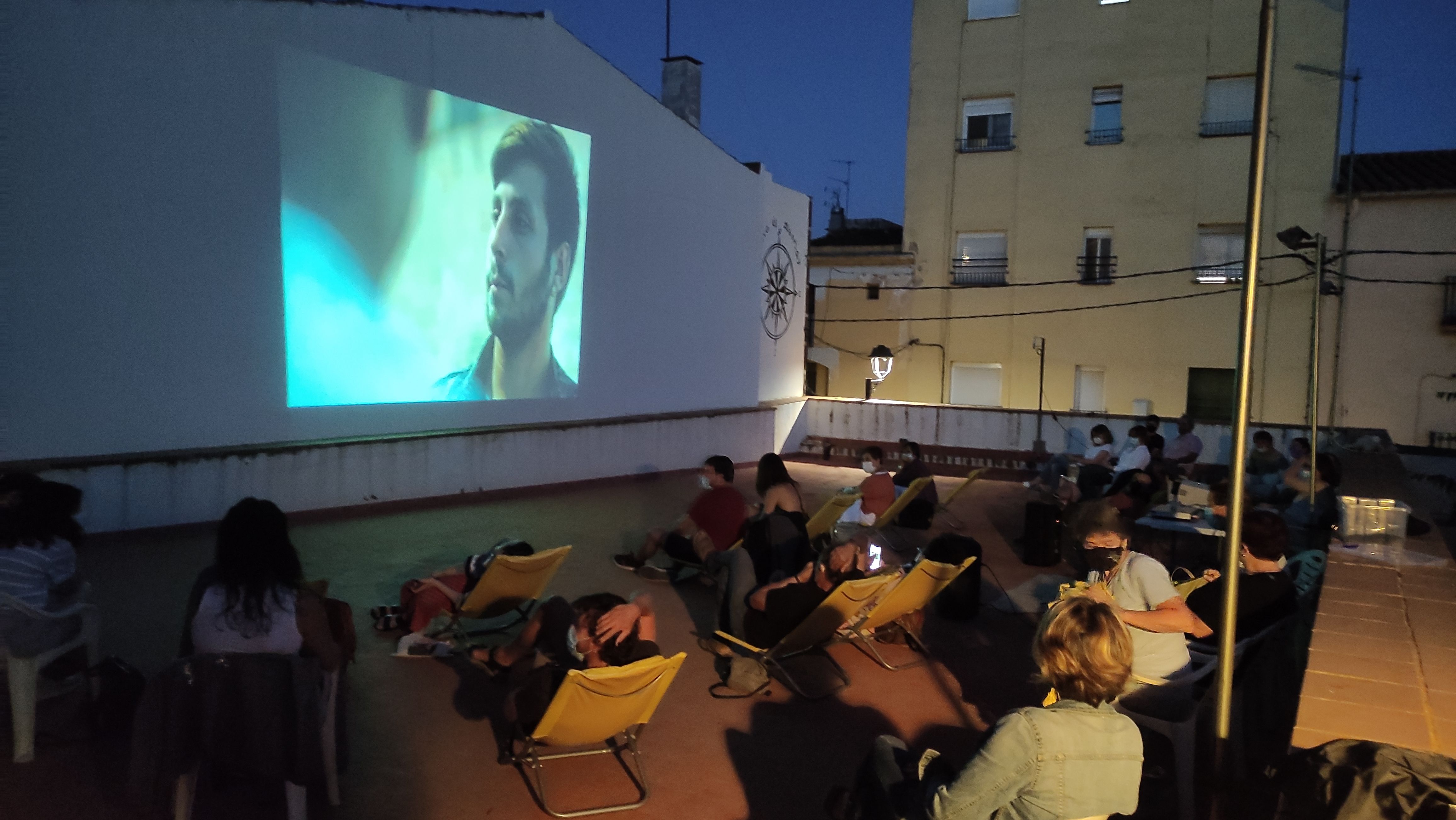 Fotografia d'arxiu del cinema a la fresca al terrat del CERAP
