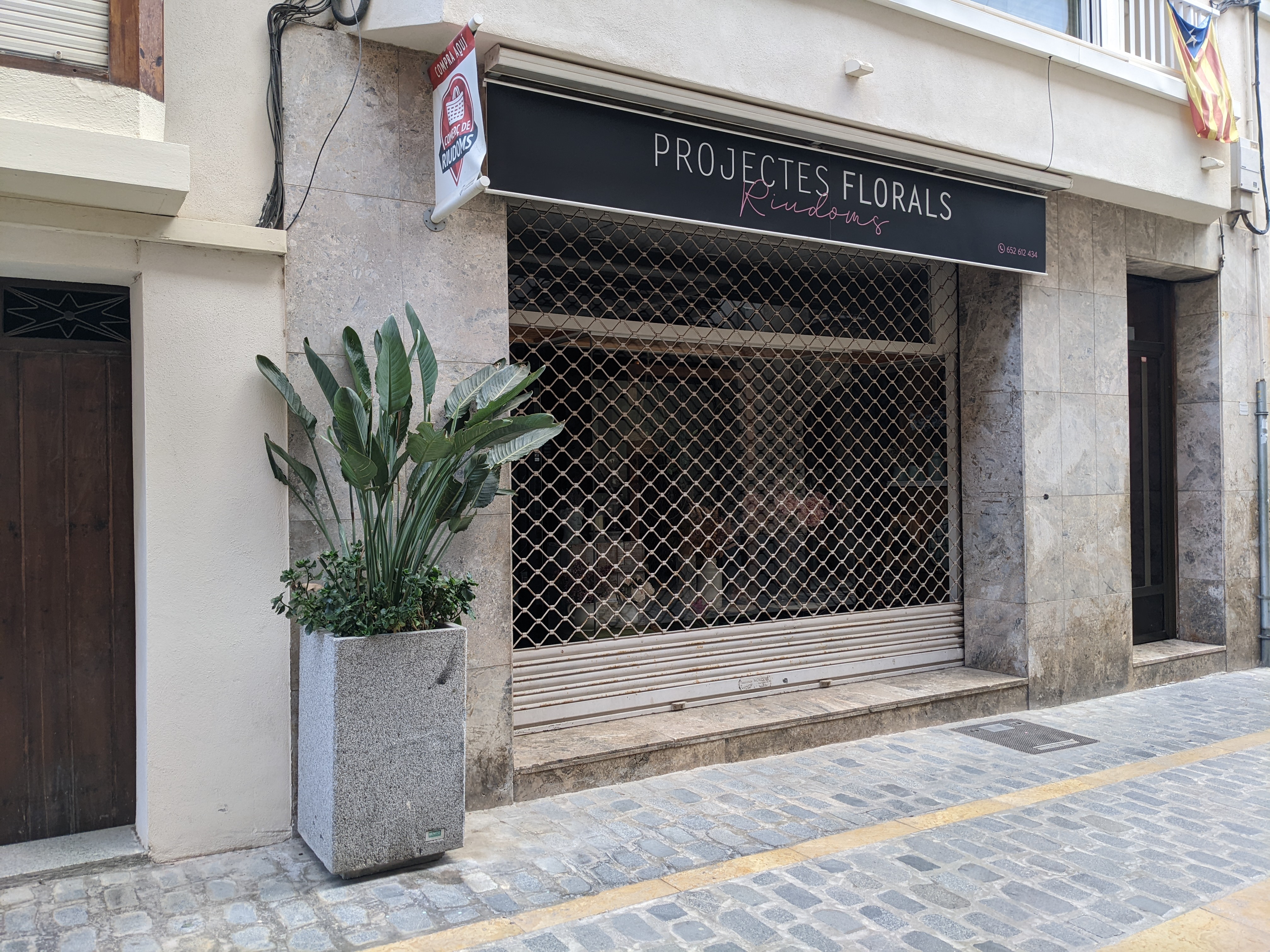 Exterior de la botiga Projectes Florals Riudoms