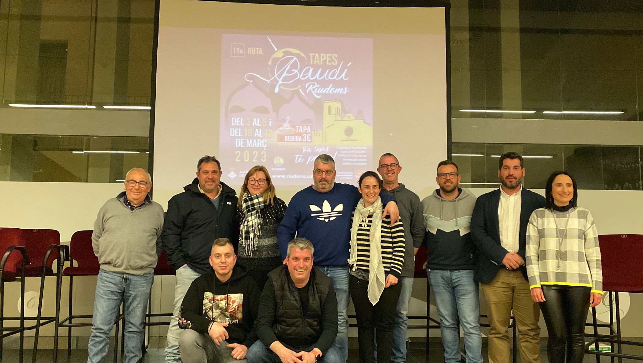 Restauradors participants a la ruta, juntament amb l'alcalde Sergi Pedret i la regidora Inma Parra Restauradors participants a la ruta, juntament amb l'alcalde Sergi Pedret i la regidora Inma Parra