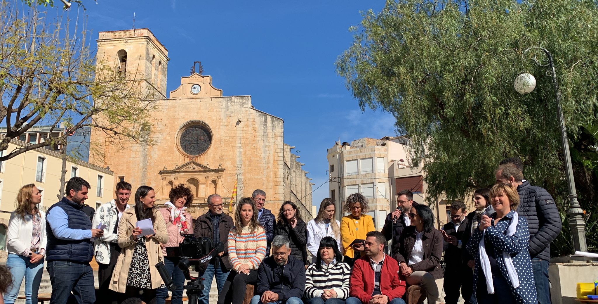Els membres de la candidatura de Junts a l'escenari