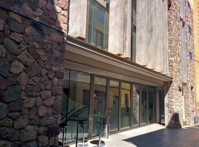 Entrada del Teatre Auditori del Casal Riudomenc