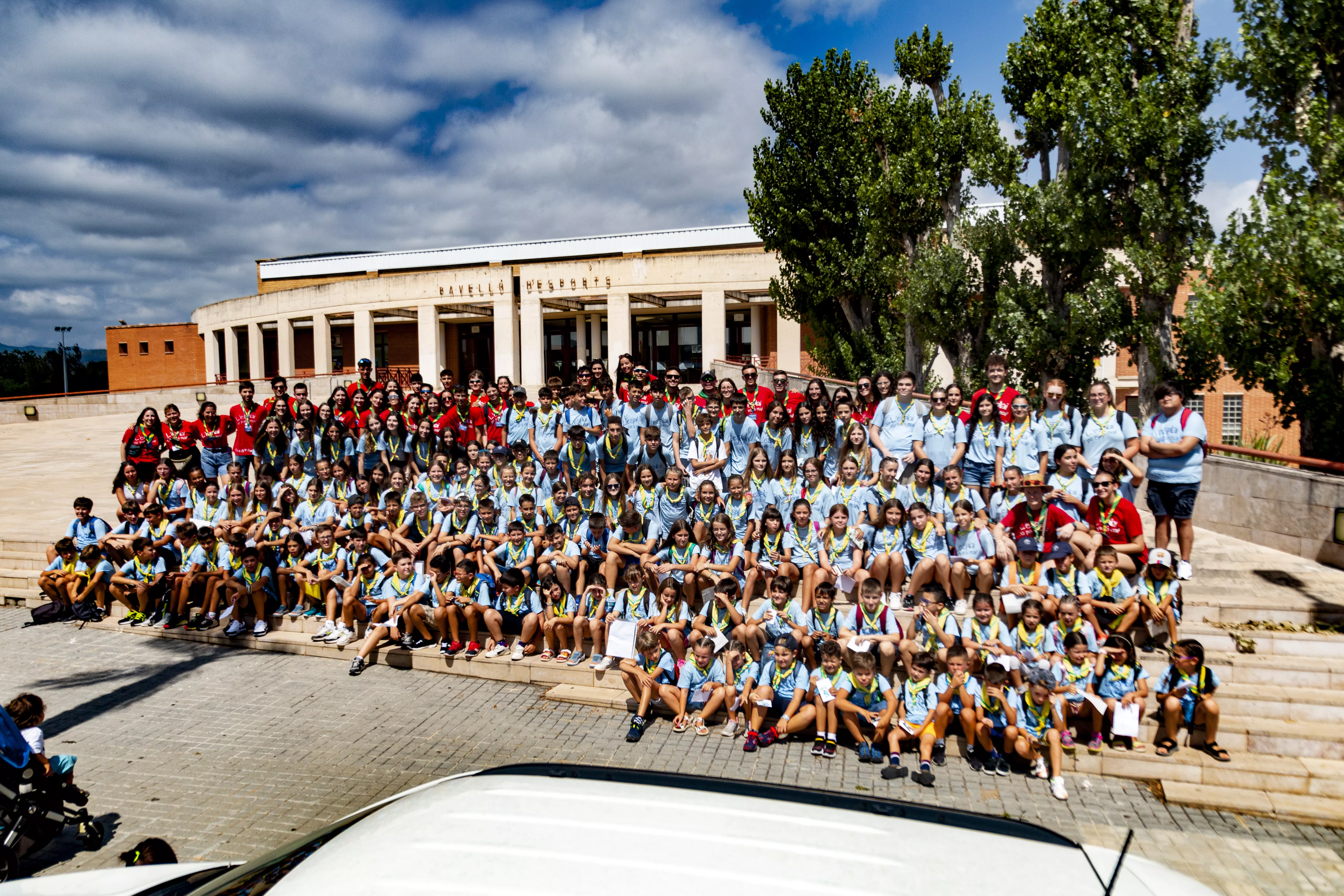 Infants i monitors participants en les colònies (FOTO: Cedida)