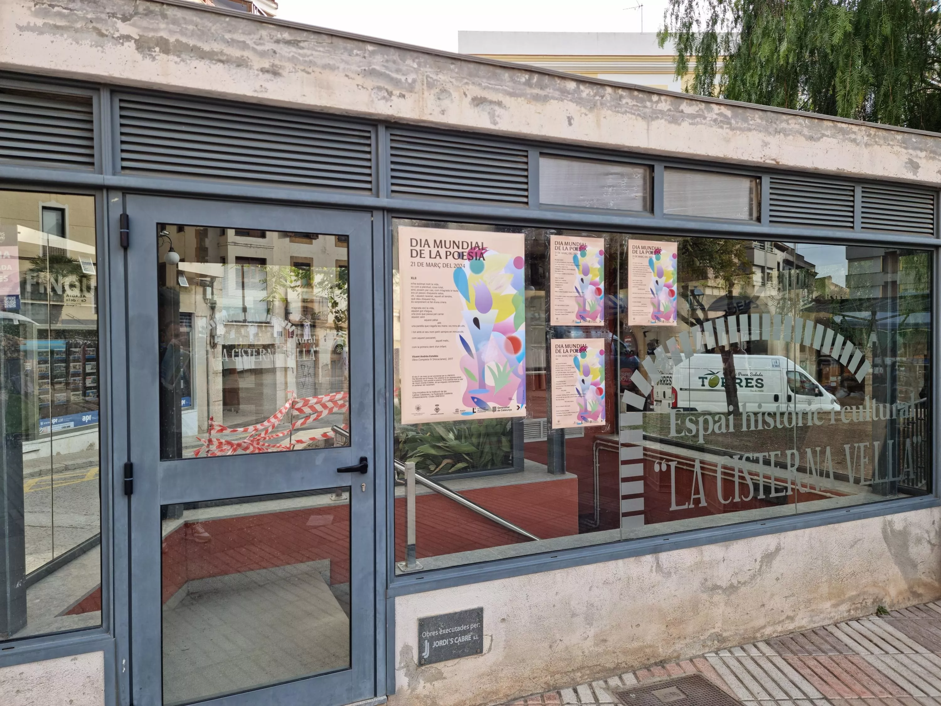 Poema de Vicent Andrés Estellés exposat a la Cisterna Vella