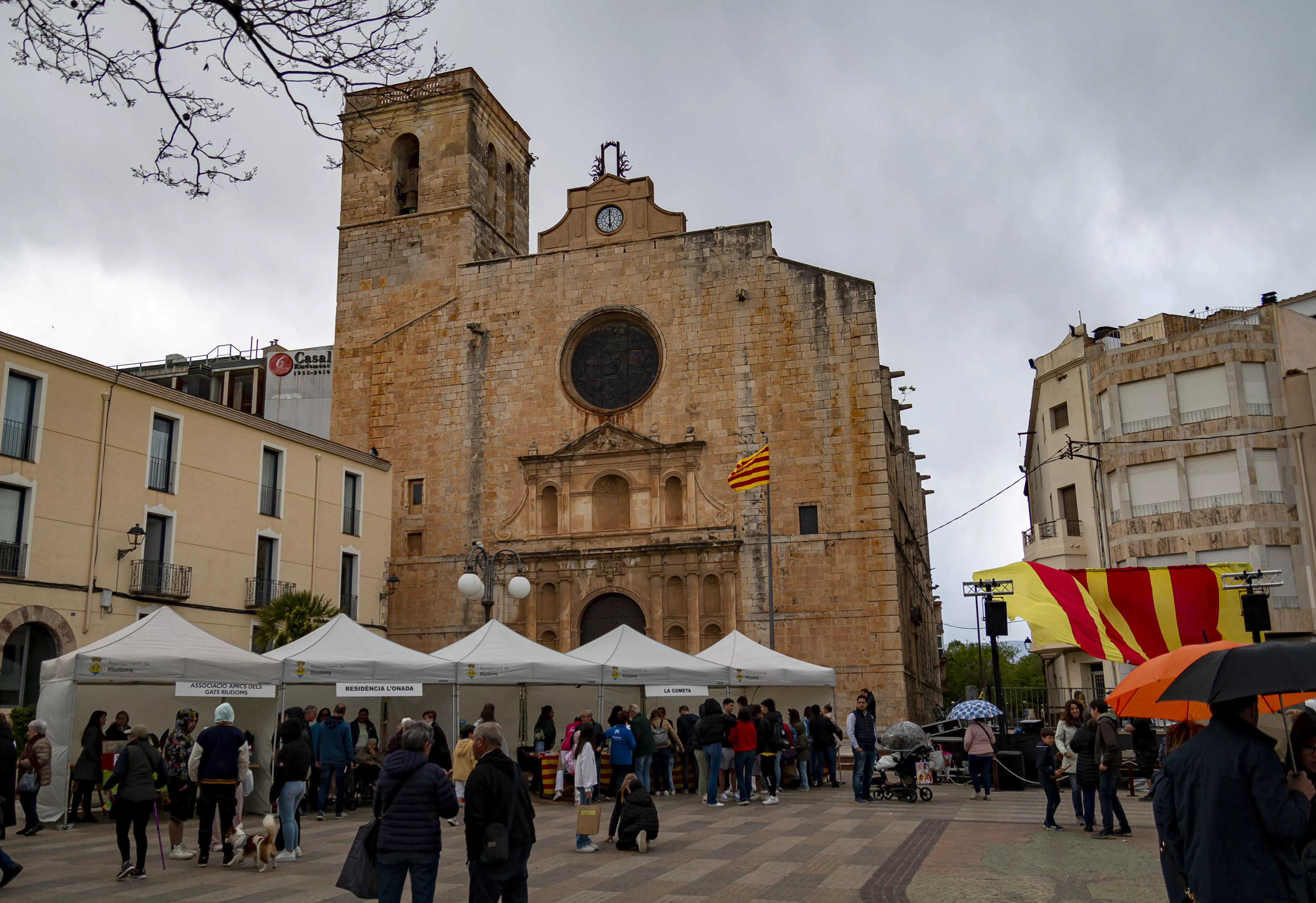 La plaça de l'Església durant la celebració de la diada