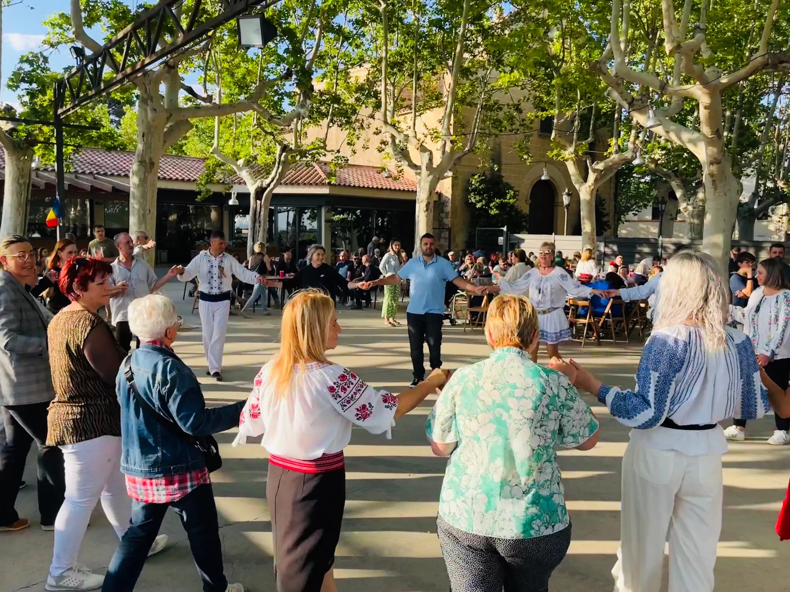 Danses tradicionals durant la festa a Sant Antoni