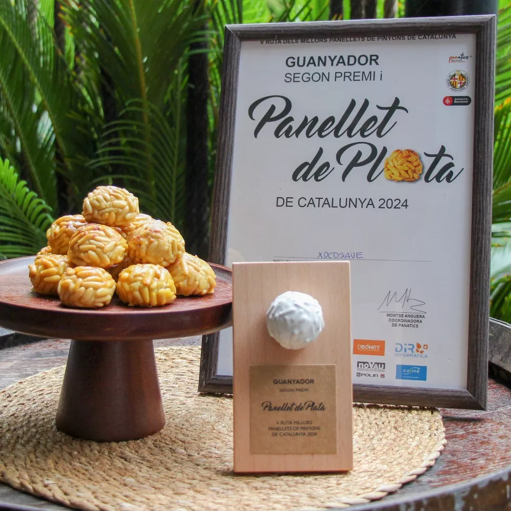 El guardó "Panellet de plata" que va rebre Xocosave, pastisseria riudomenca