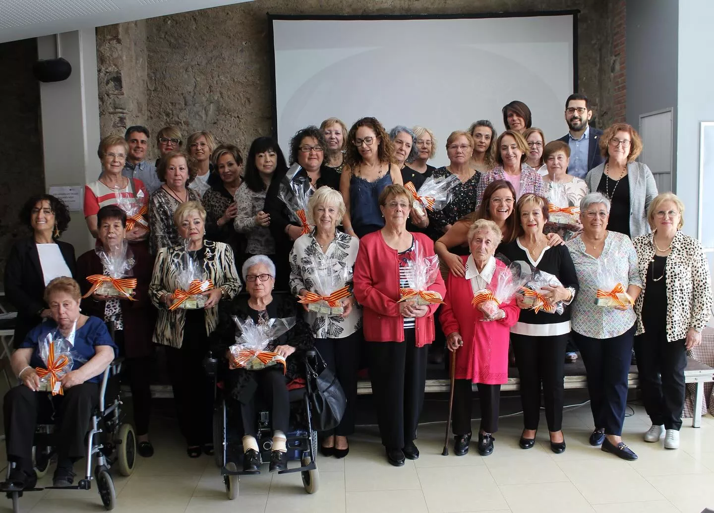 Homenatge a les dones perruqueres de Riudoms (FOTO: Cedida) Homenatge a les dones perruqueres de Riudoms (FOTO: Cedida)