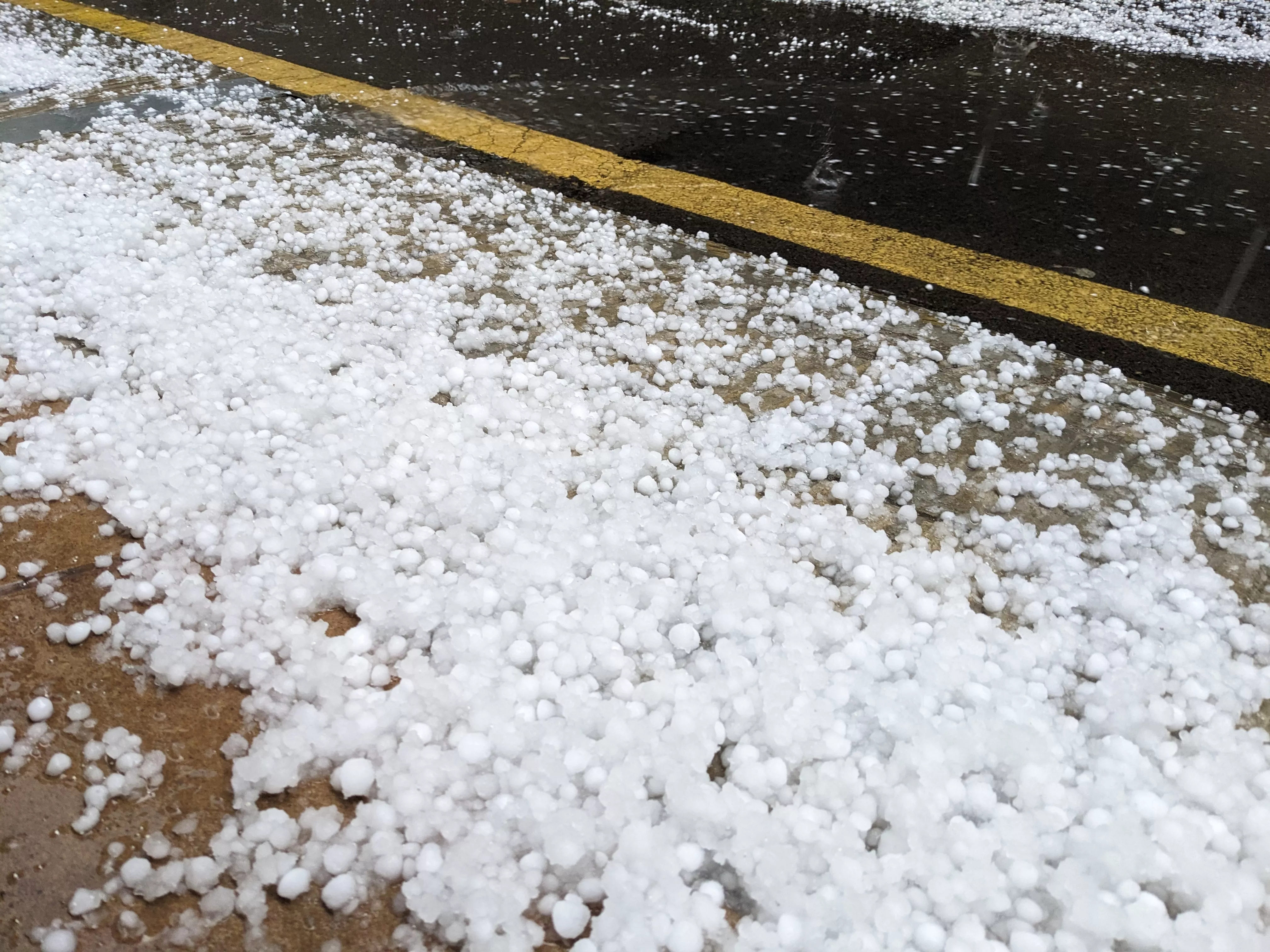 Acumulació de calamarsa a Riudoms