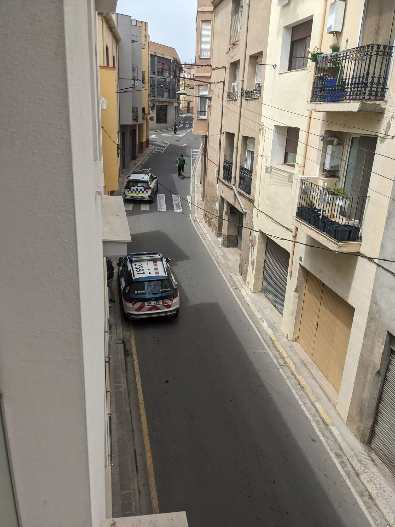 Imatge de l'operatiu al carrer de Sant Vicenç (FOTO: Elena Domingo) Imatge de l'operatiu al carrer de Sant Vicenç (FOTO: Elena Domingo)