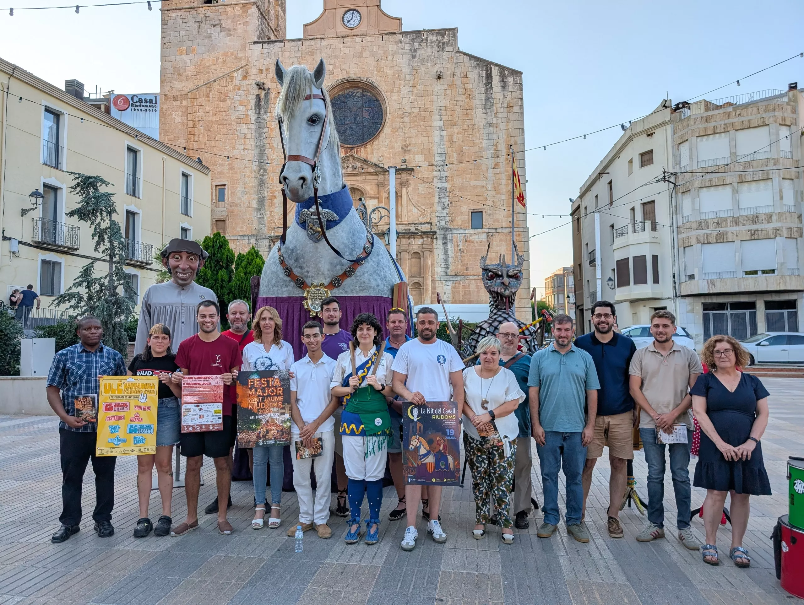 Entitats i representants de l'Ajuntament en la presentació de la Festa Major d'enguany