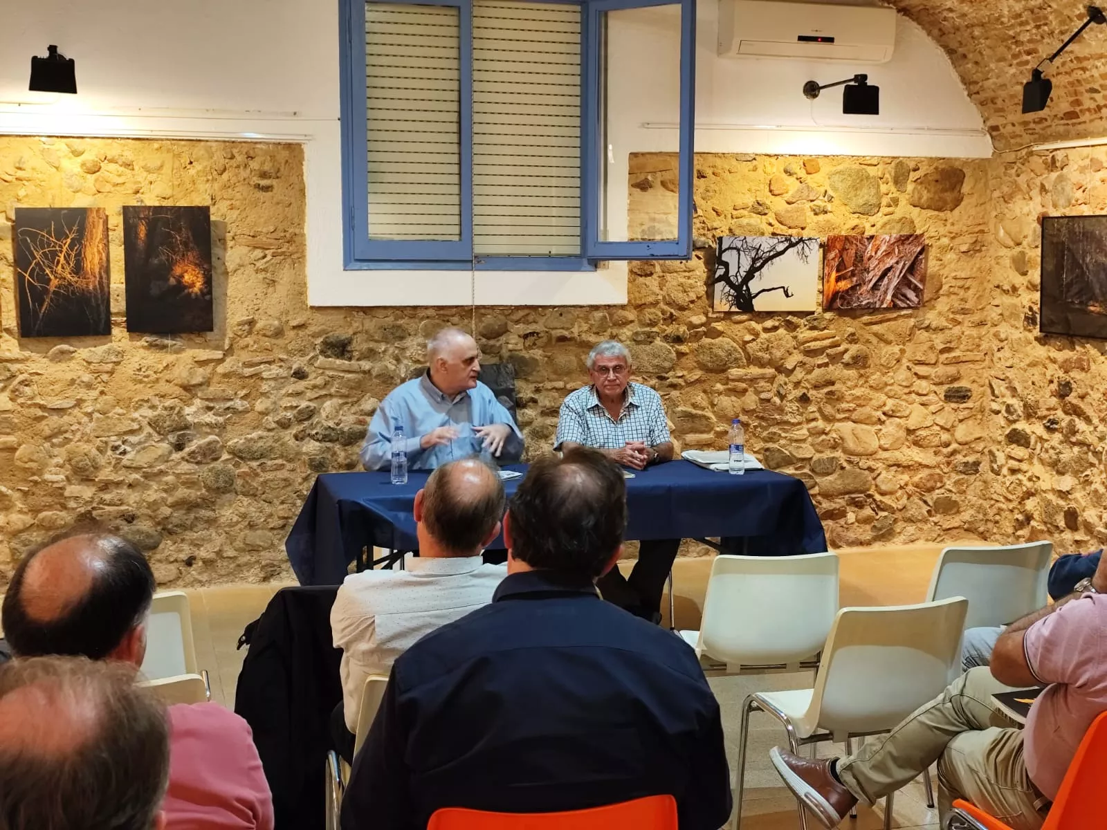 Joan Torres i Jaume Massó presentant el llibre biogràfic sobre Gaudí (FOTO: Jesús Torres) Joan Torres i Jaume Massó presentant el llibre biogràfic sobre Gaudí (FOTO: Jesús Torres)