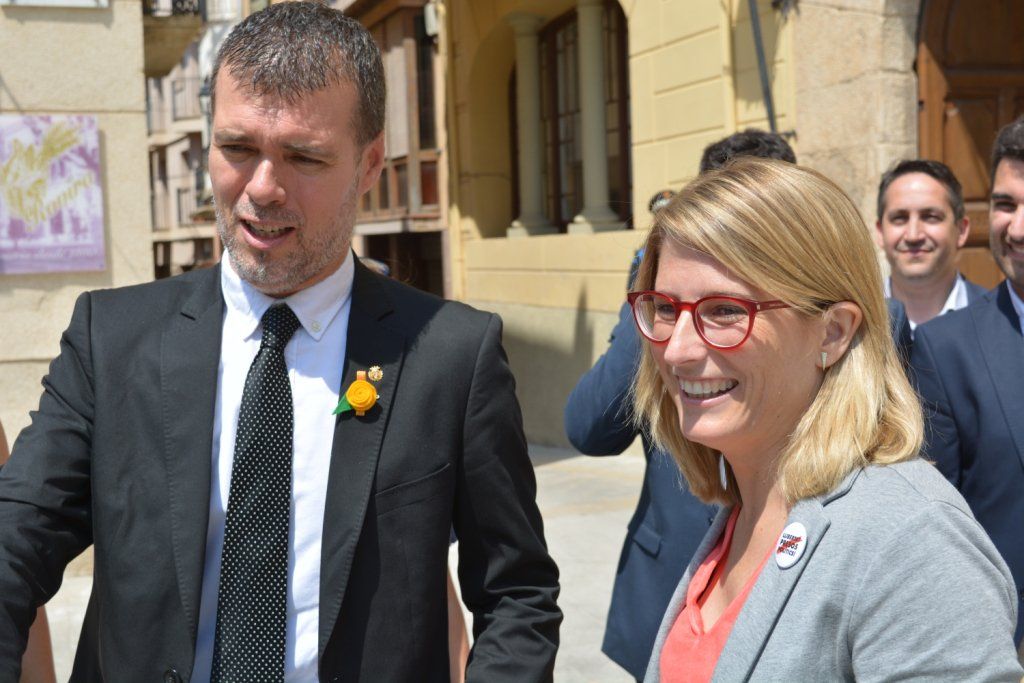 Fotografia de la visita a les escales de l’Ajuntament (FOTO: Xavier Solé)