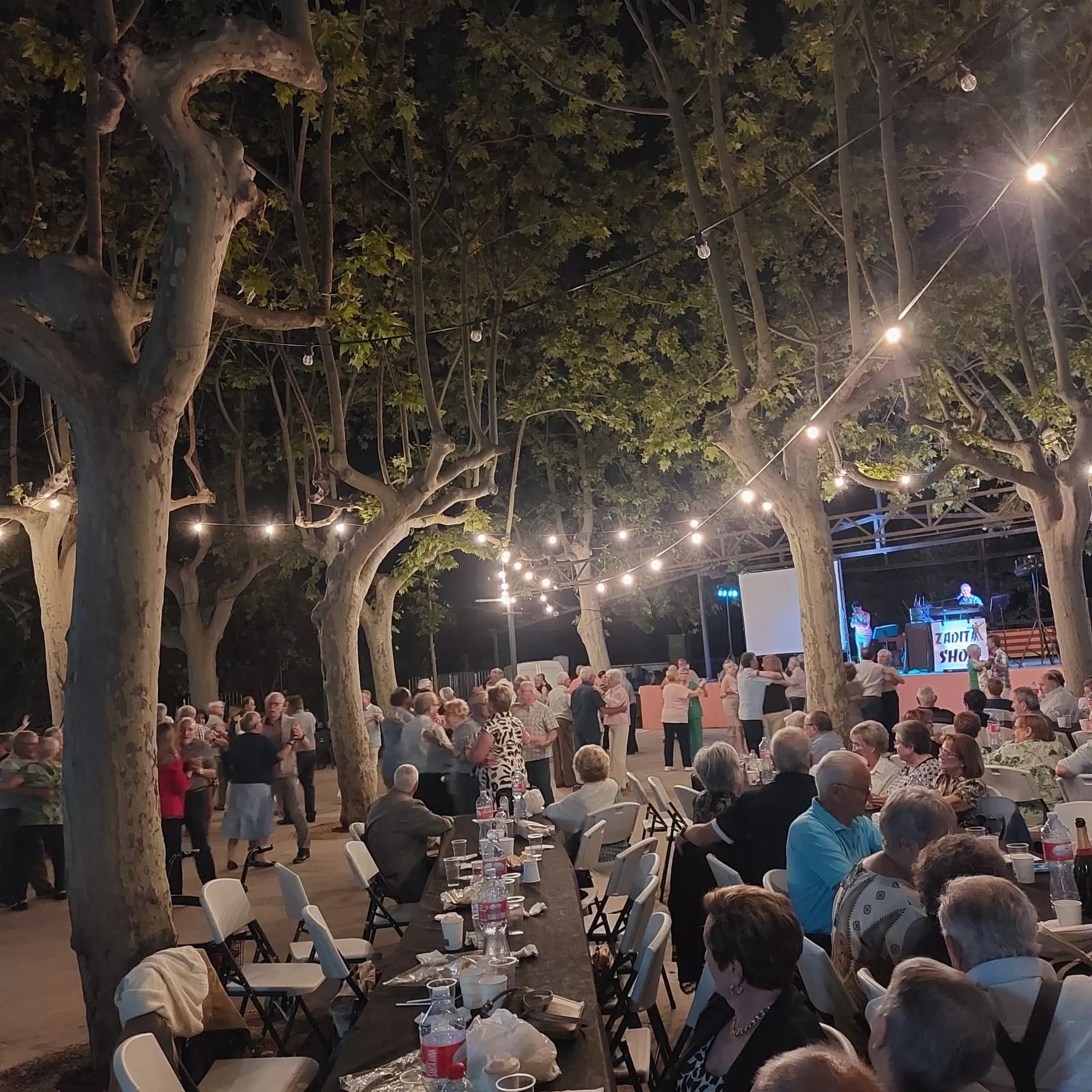 Ball a la fresca a Sant Antoni