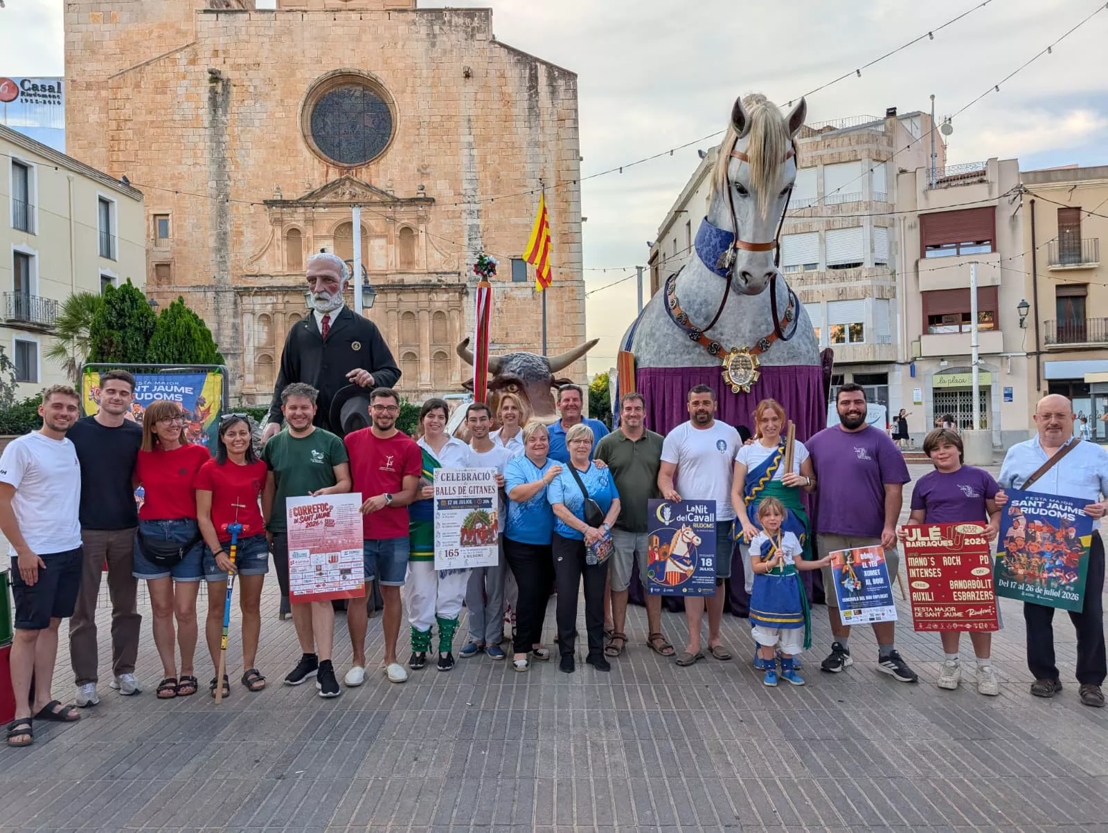 Representants de les entitats durant l'acte de presentació de la Festa Major Representants de les entitats durant l'acte de presentació de la Festa Major