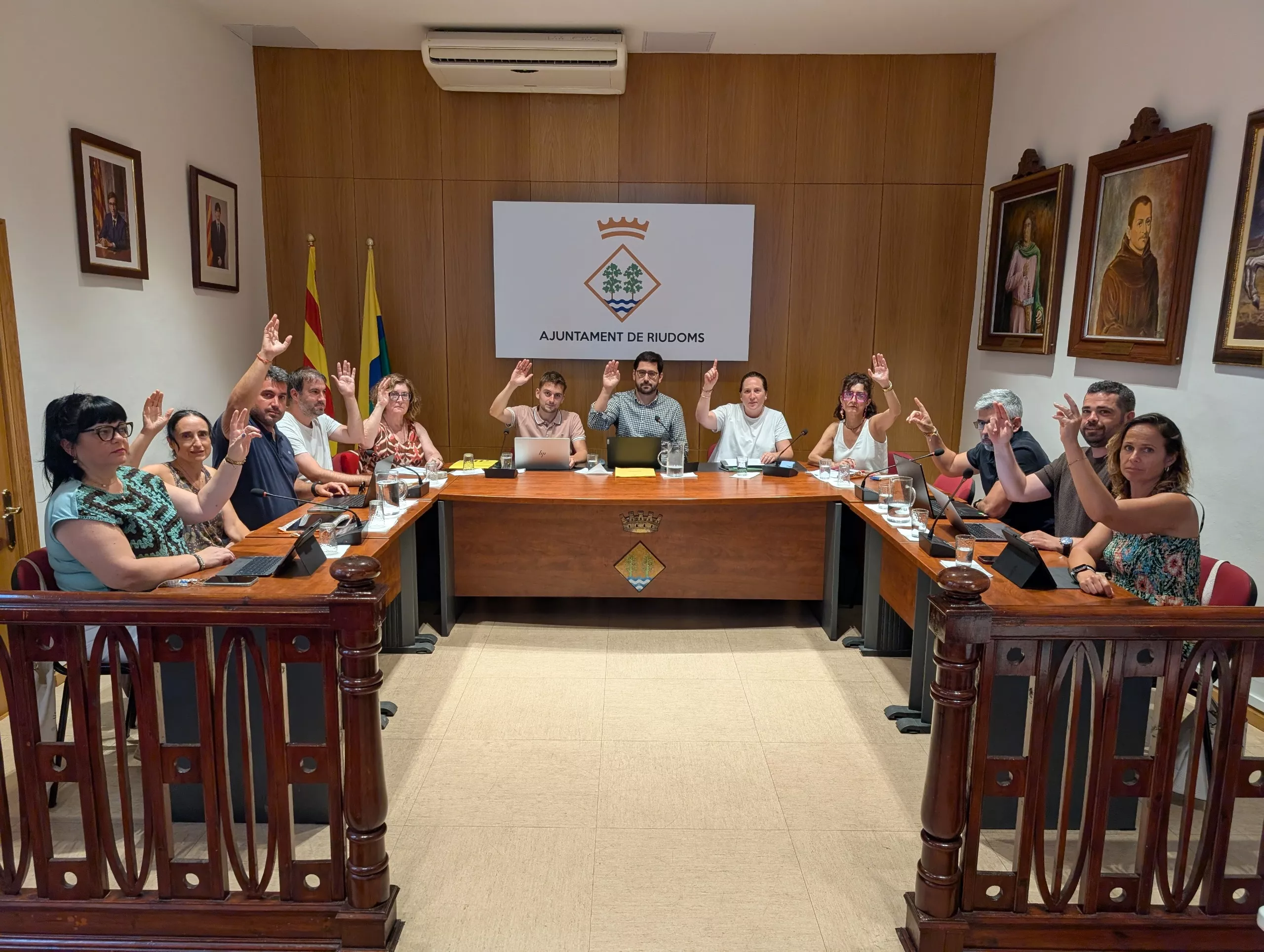 Votació de la moció al ple Votació de la moció al ple
