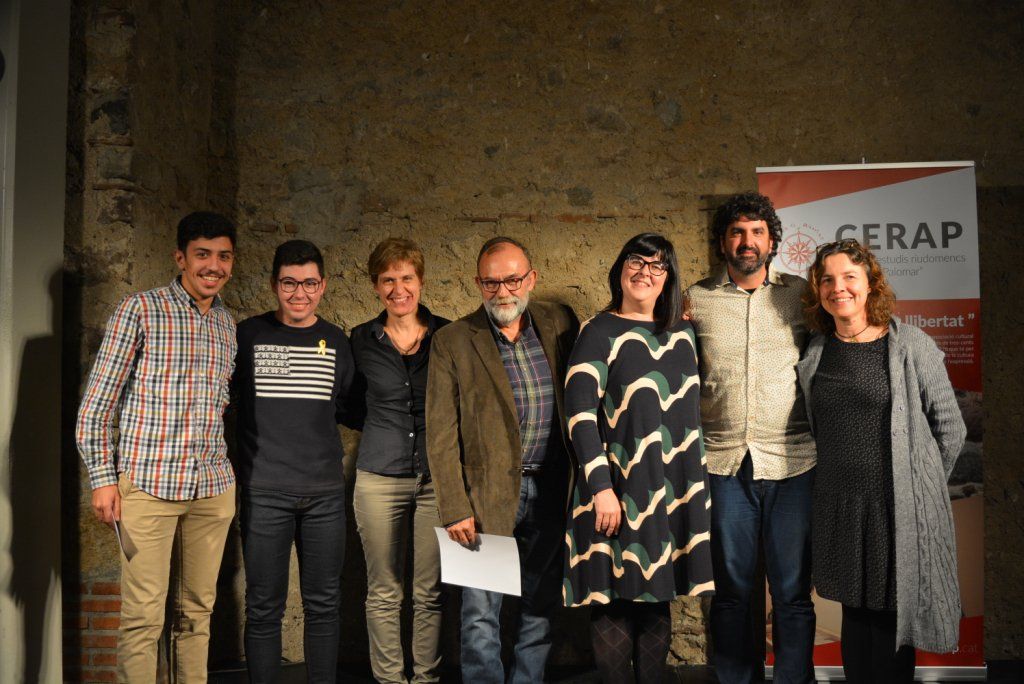 Detall de la taula durant l’entrega dels premis (FOTO: CERAP)