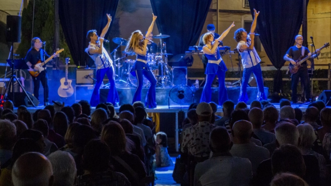 Concert de tribut a ABBA. FOTO: Carles Viñuales Concert de tribut a ABBA. FOTO: Carles Viñuales