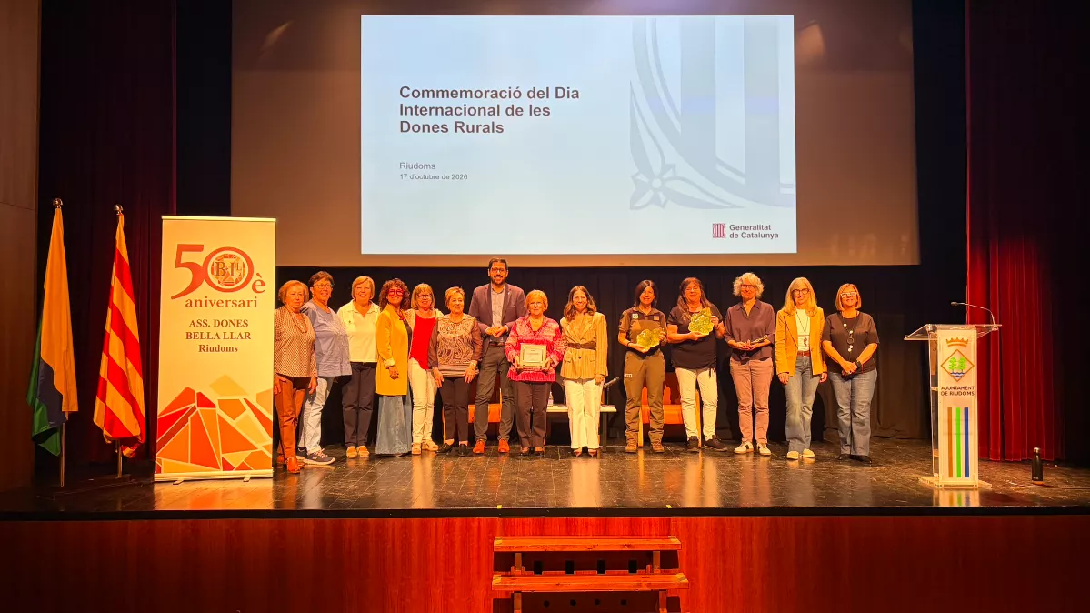 Es va fer entrega d'un reconeixement a les persones participants del Dia de la Dona Rural a Riudoms Es va fer entrega d'un reconeixement a les persones participants del Dia de la Dona Rural a Riudoms