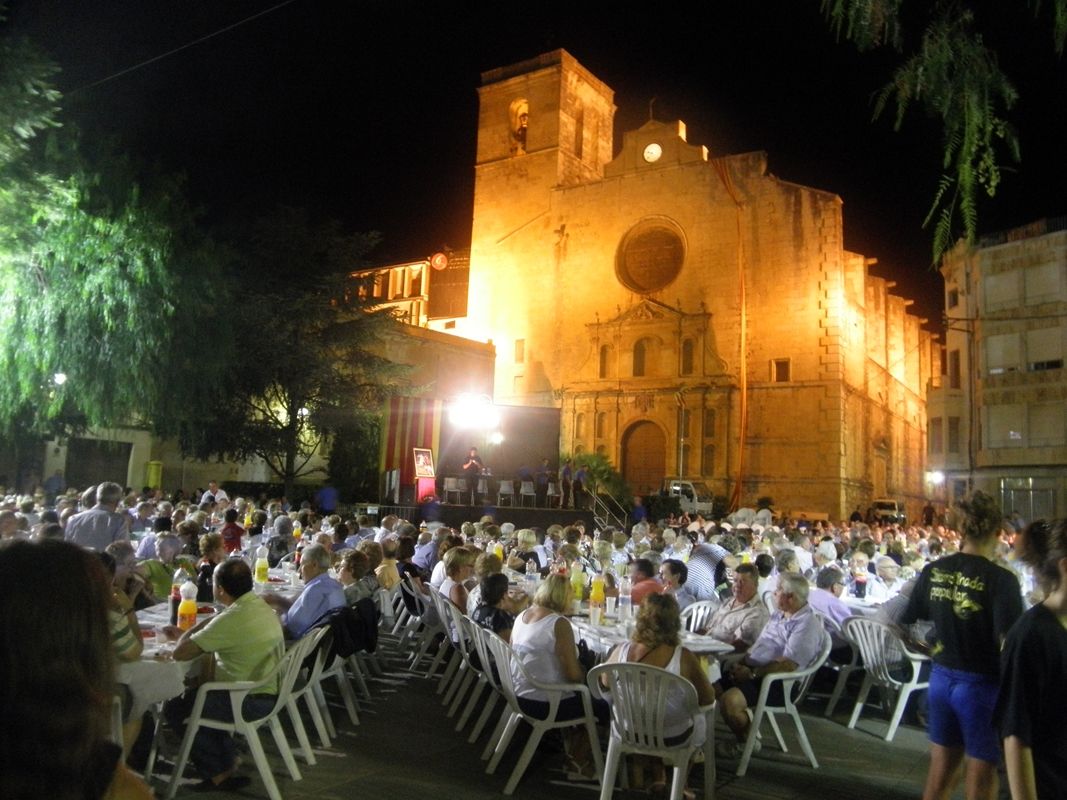 Sardinada popular (FOTO: Lluís Bages)