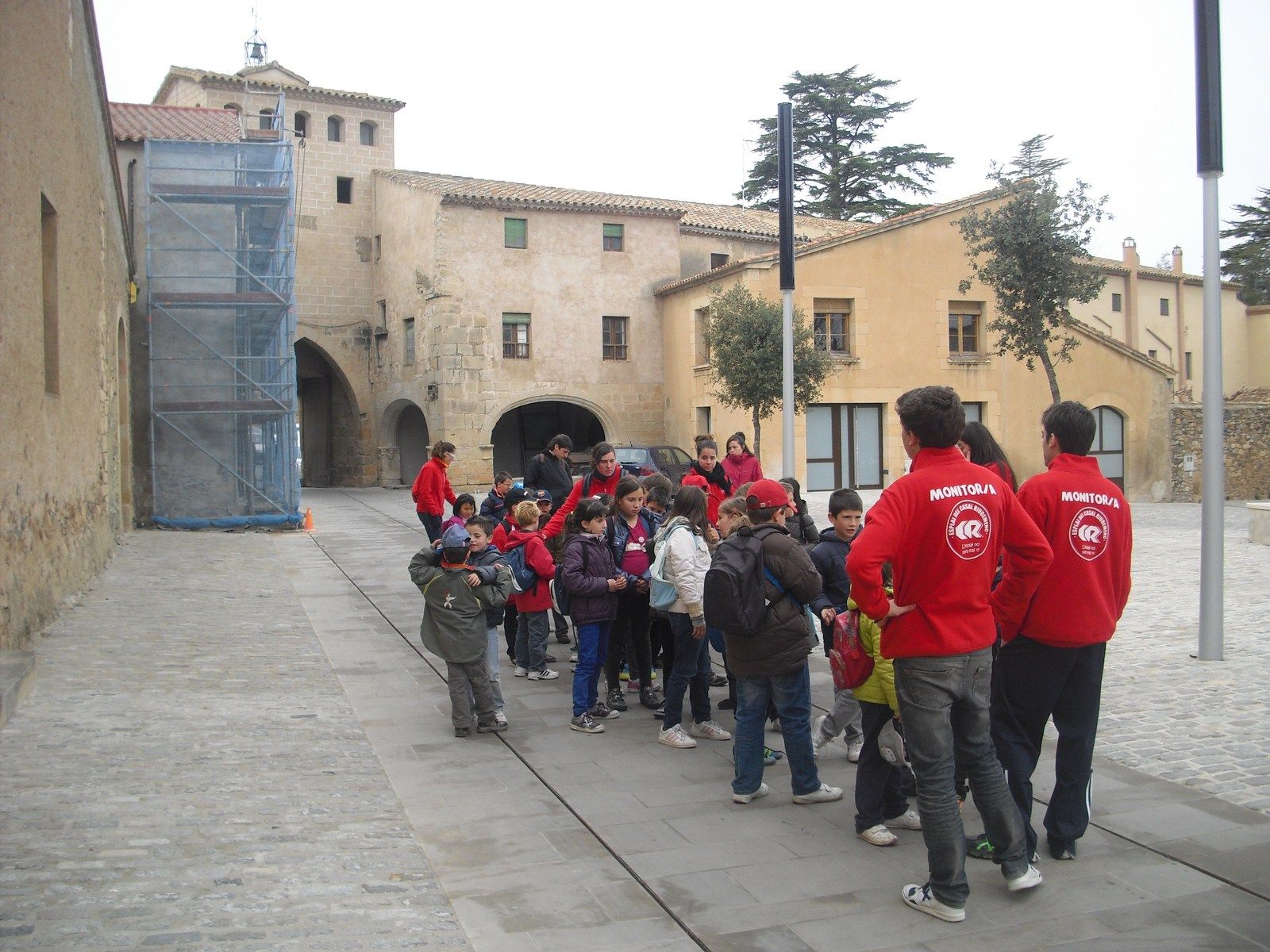 El grup de petits i mitjans d'excursió a Poblet (FOTO: Esplai del Casal Riudomenc)