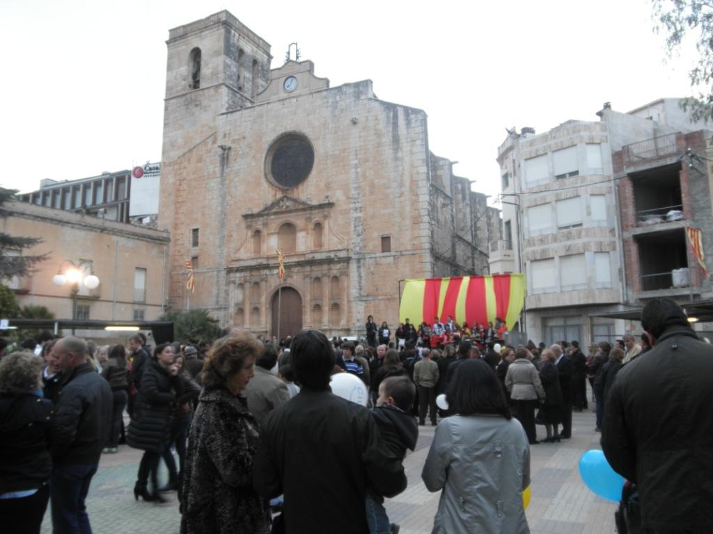 La Plaça durant l'últim Sant Jordi (FOTO: FemSafareig.cat) La Plaça durant l'últim Sant Jordi (FOTO: FemSafareig.cat)