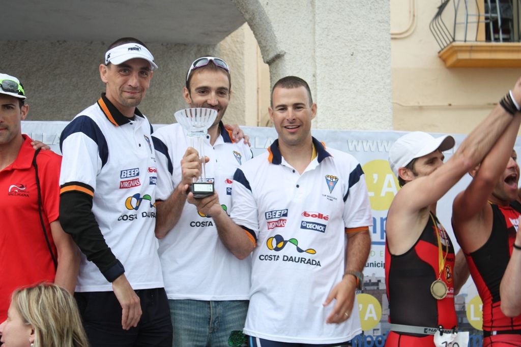 Josep Mª Vidal amb el títol (FOTO:https://www.vidipelsamics.blogspot.com.es)