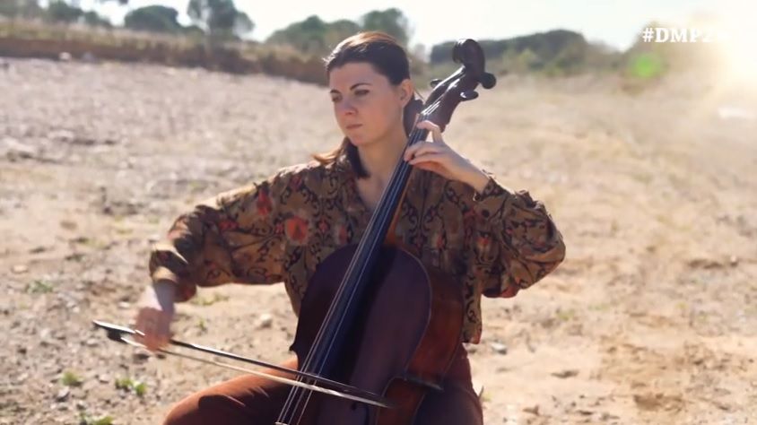 La riudomenca Glòria Coll participant a l'audiovisual