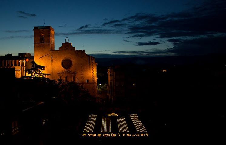 Vista de l'encesa de la flama a Riudoms Vista de l'encesa de la flama a Riudoms