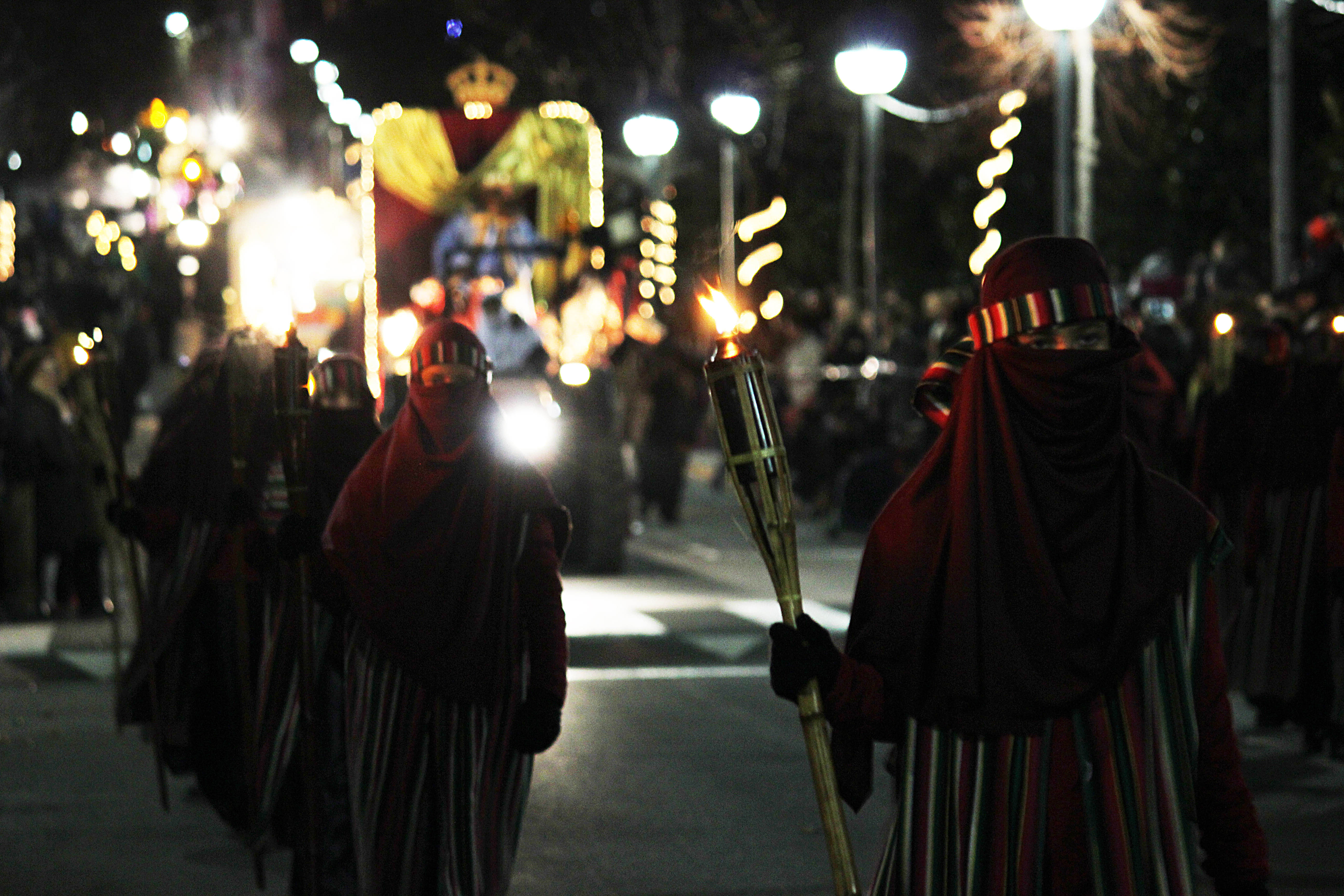 La Cavalcada avança per l'Avinguda Josep Maria Sentís