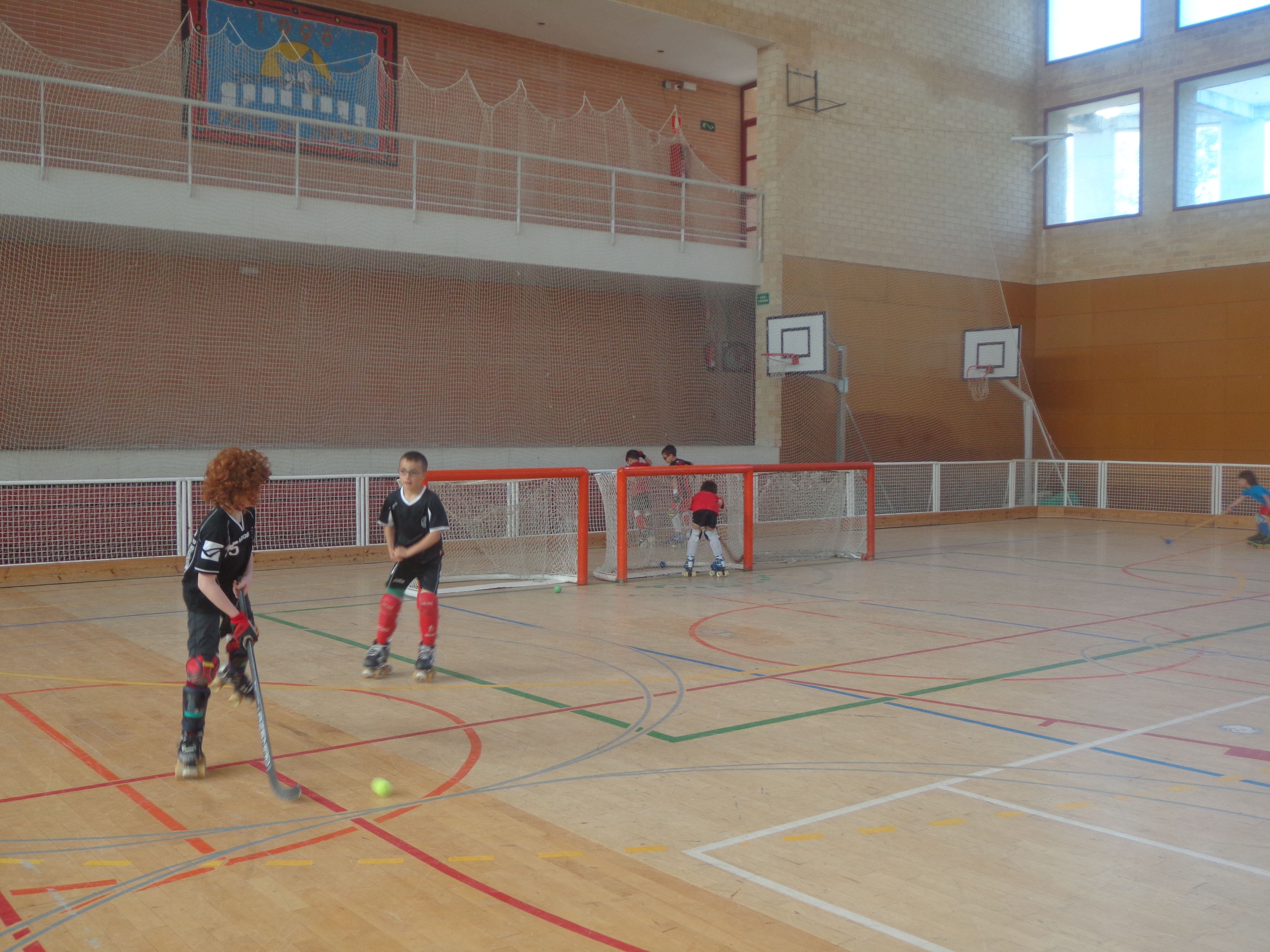 Els xiquets participant d'una activitat del campus (FOTO: Jesús Torres)
